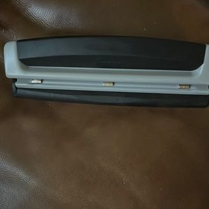3 hole punch brand new